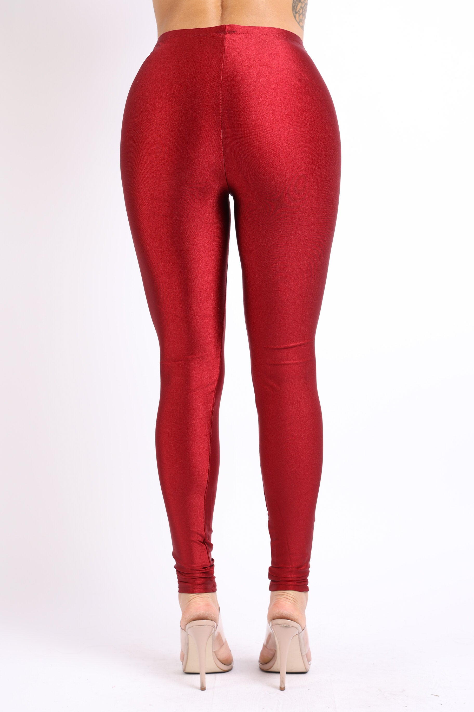 High Waisted shiny nylon leggings in Plus Size