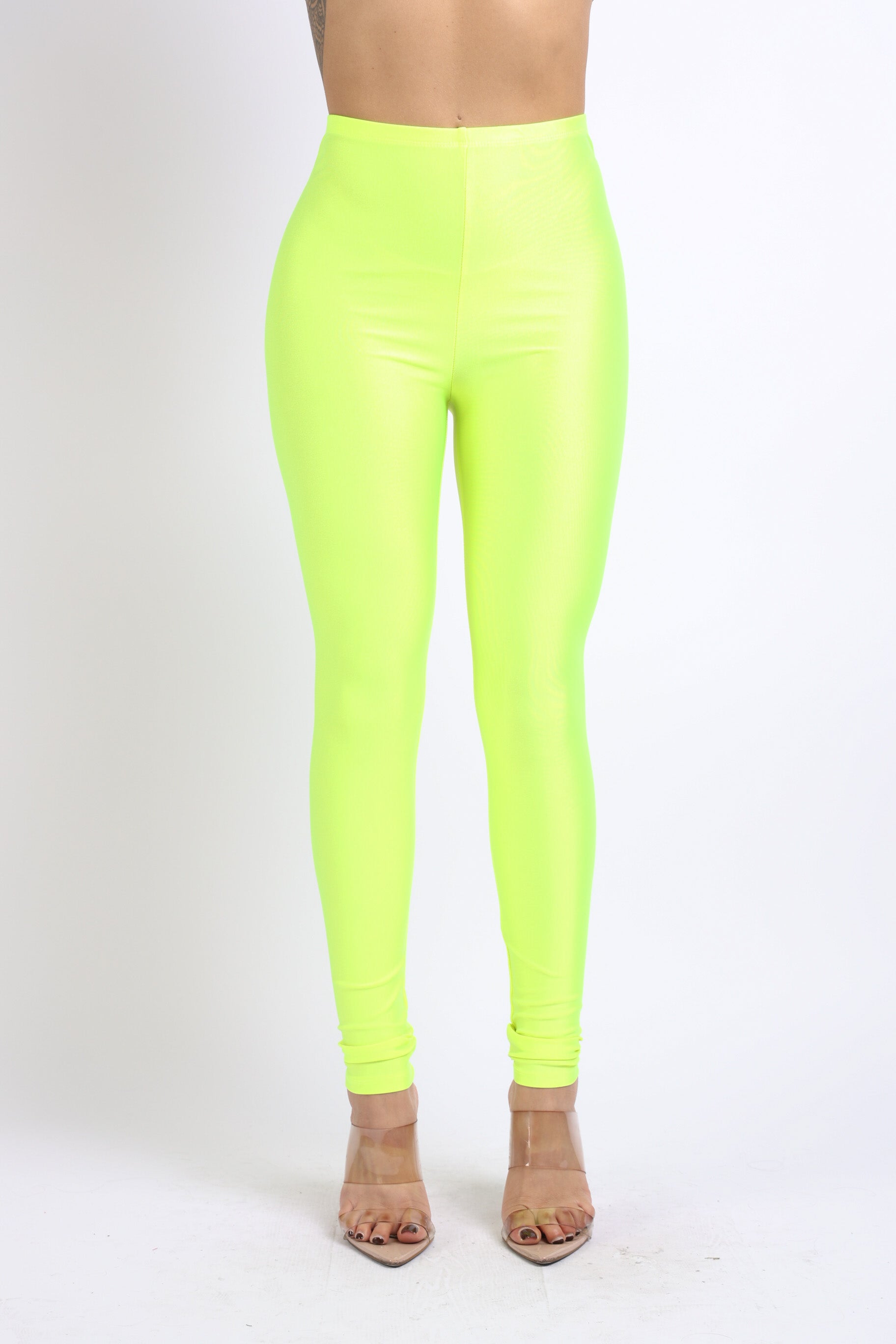 High Waisted shiny nylon leggings in Plus Size