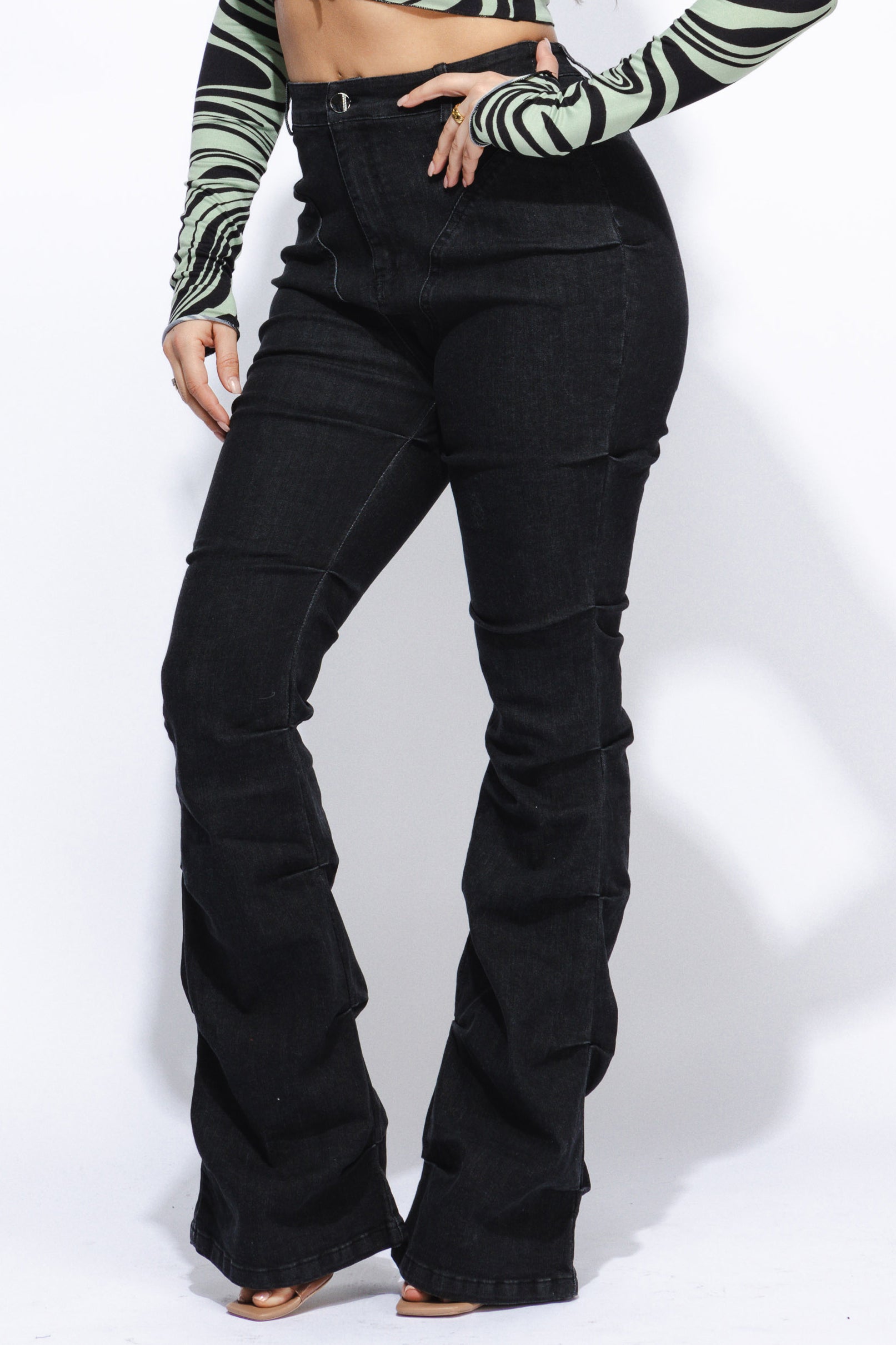 Pinched bell bottom denim pants