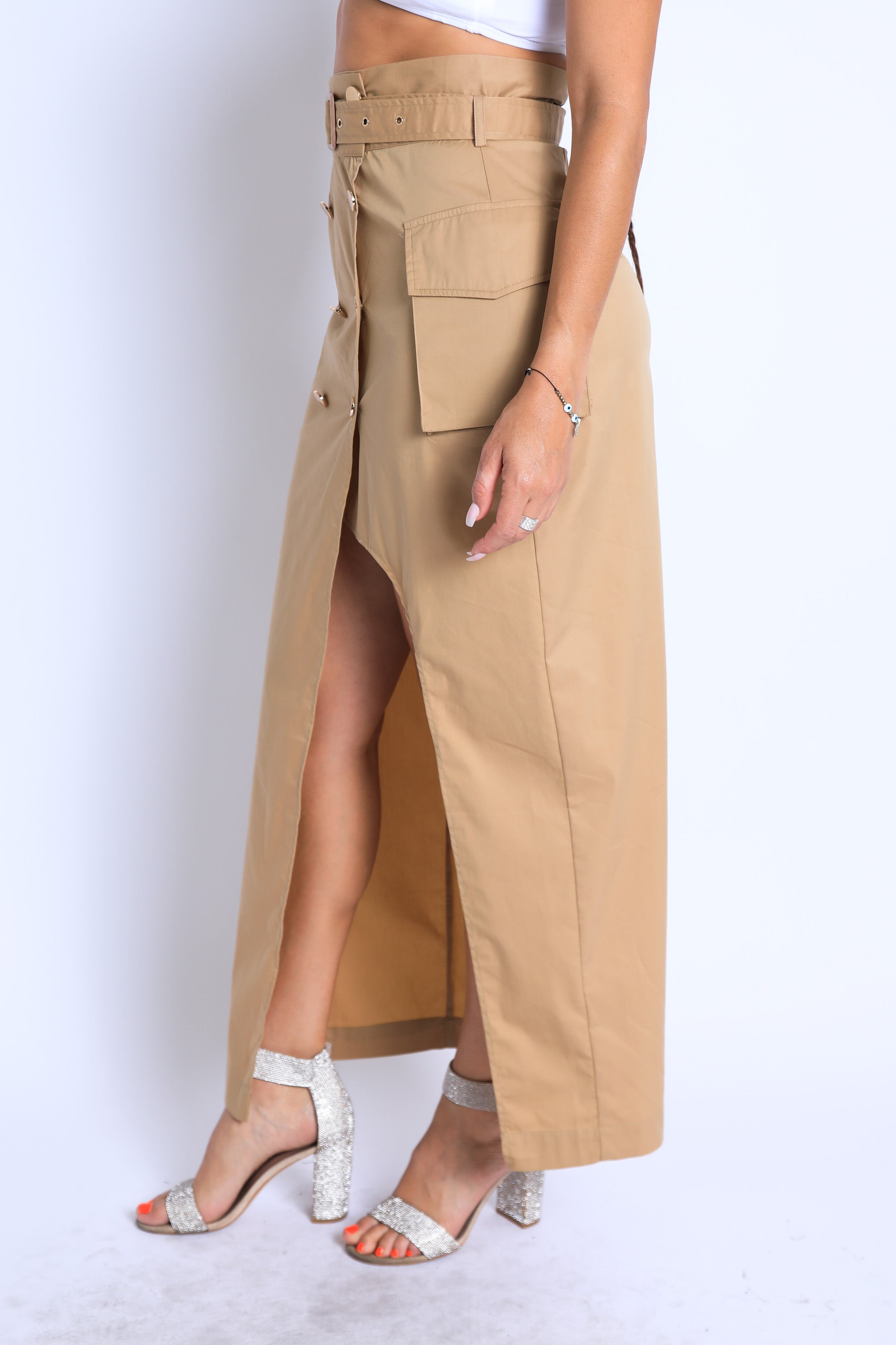 Trench Maxi skirt with high slit with button detail