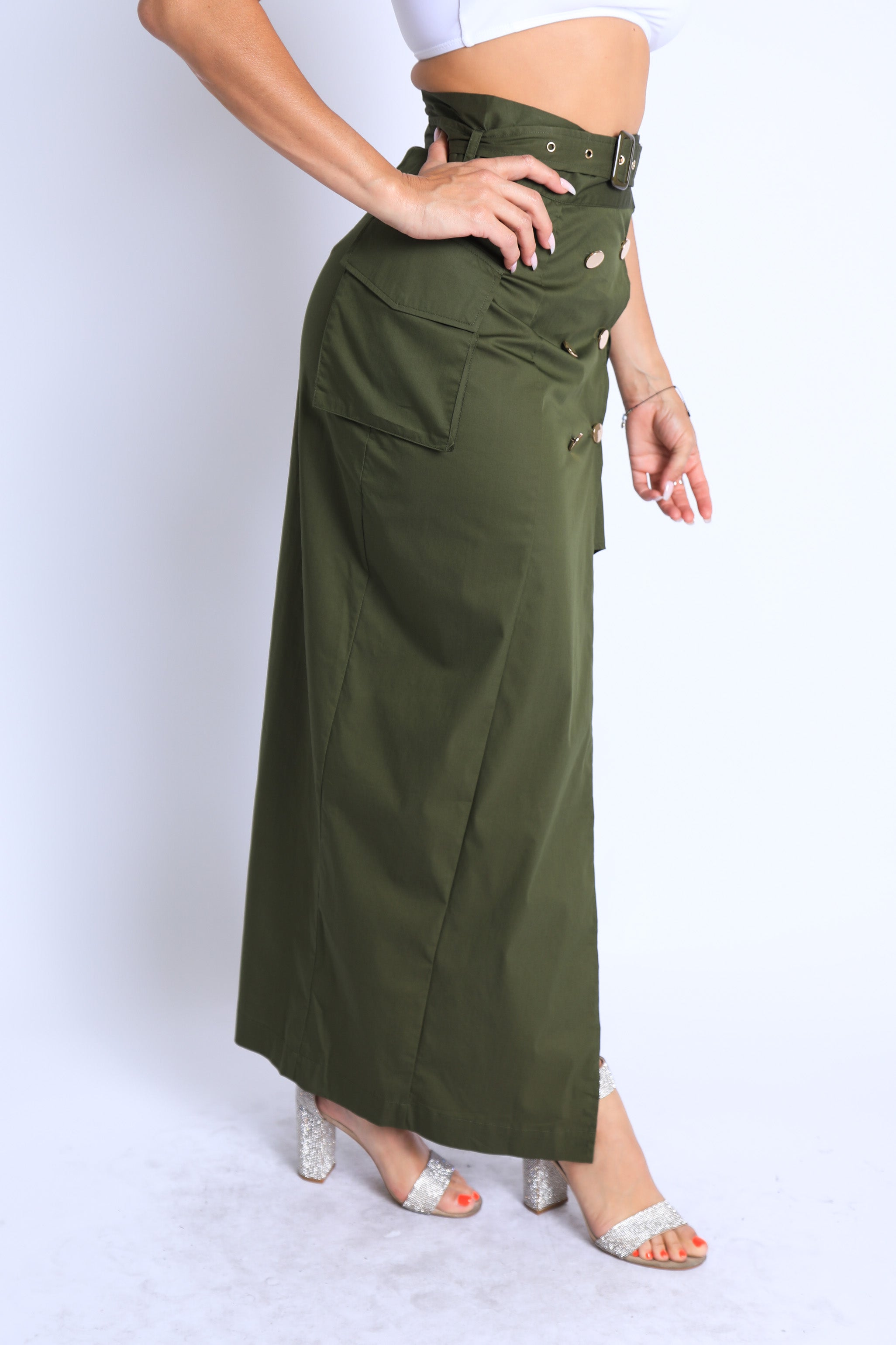 Trench Maxi skirt with high slit with button detail