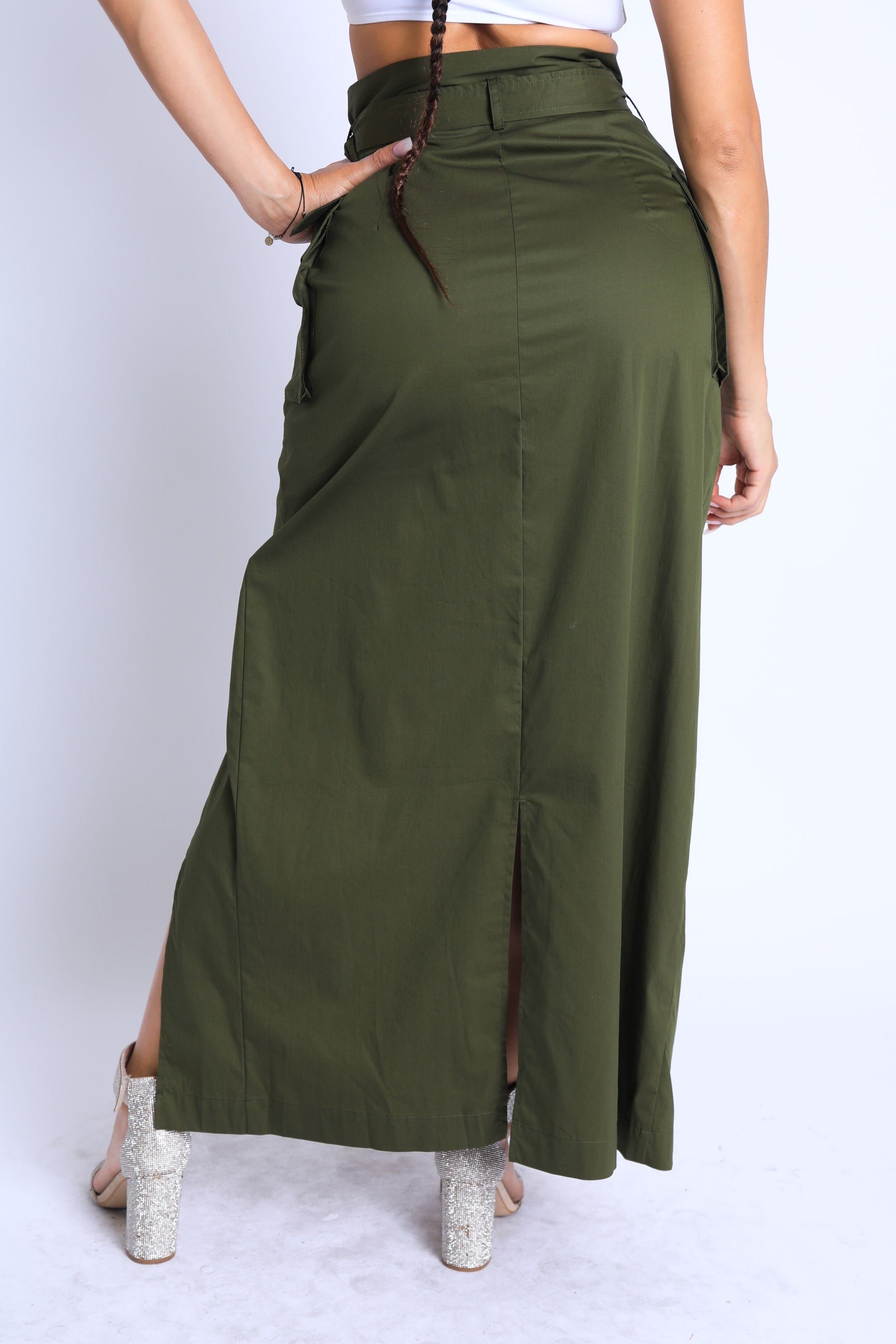 Trench Maxi skirt with high slit with button detail