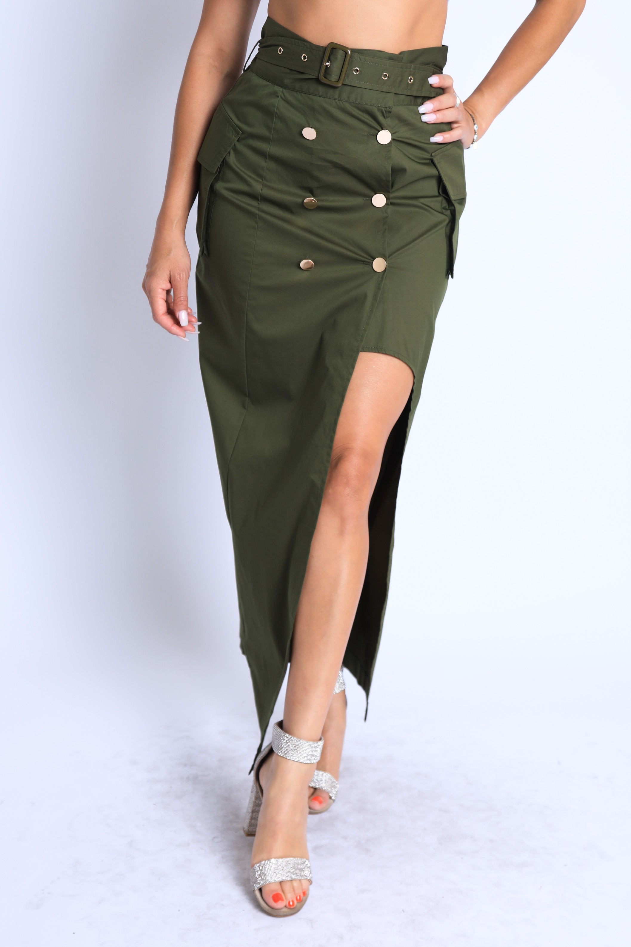 Trench Maxi skirt with high slit with button detail