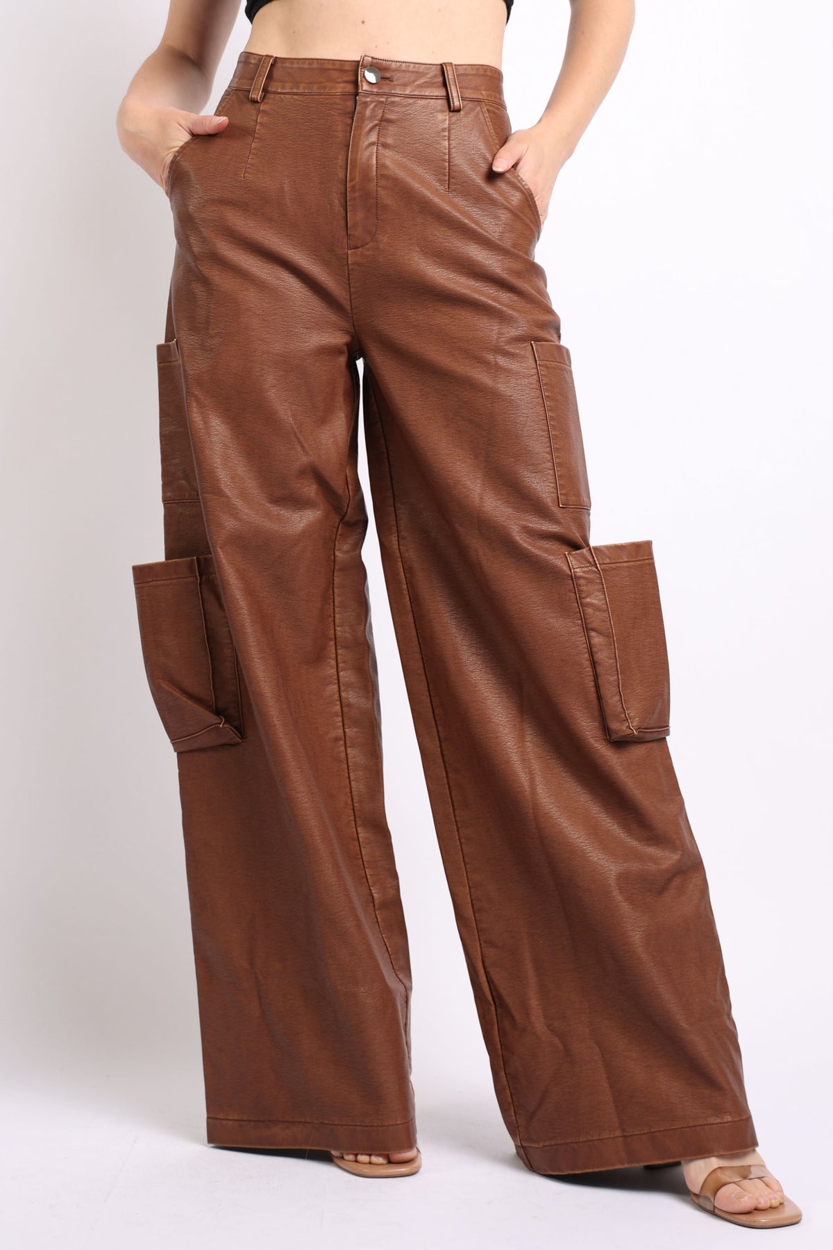 Wide leg pants with pockets