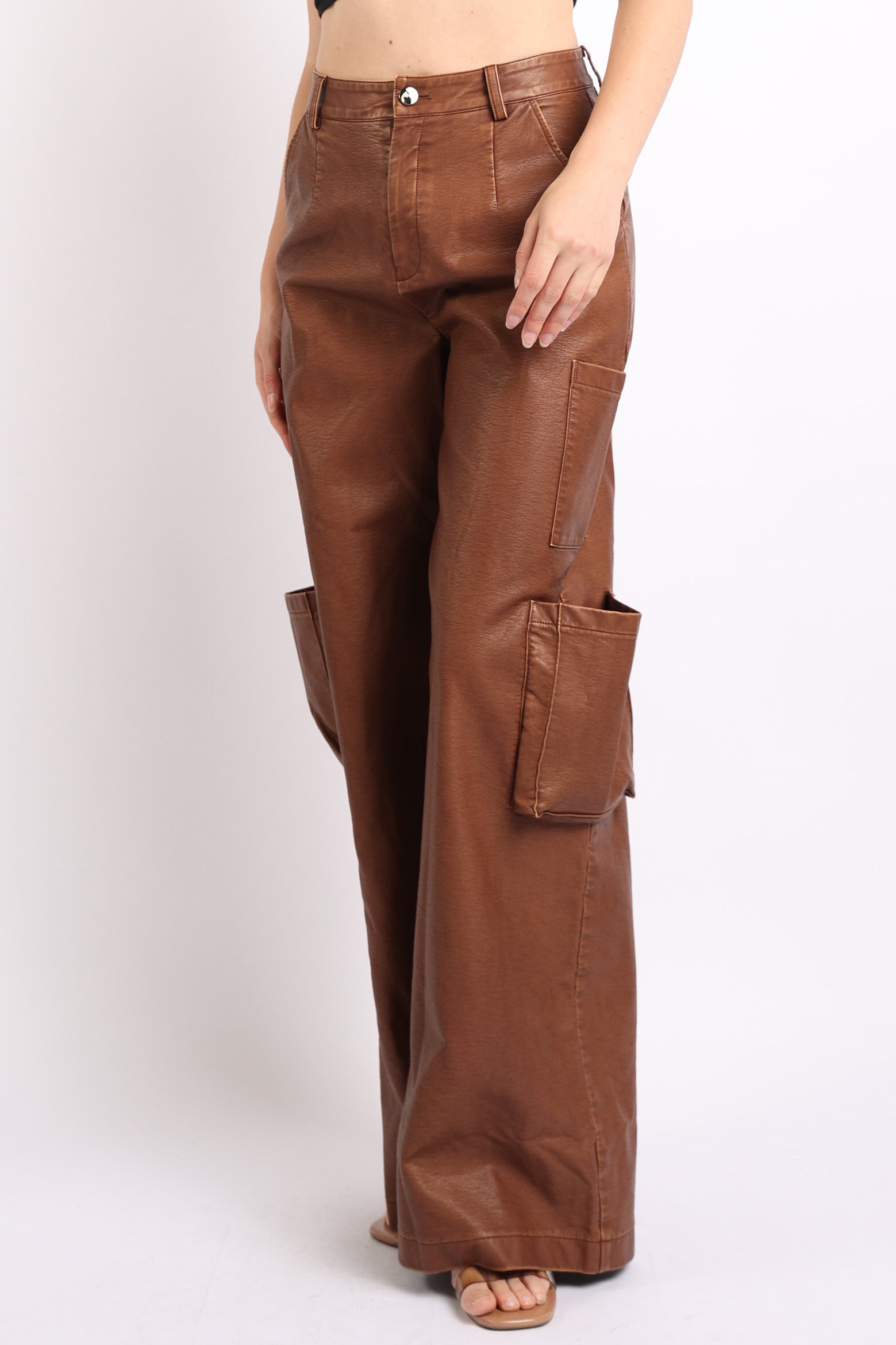 Wide leg pants with pockets